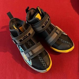 Nike LeBron Soldier 13 BG basketball 5y